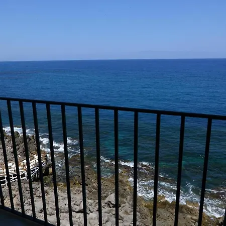 Roberto - By Vacation Service Cefalu
